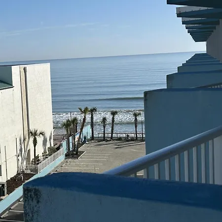 Beach Condo With Pool & Tiki Bar!